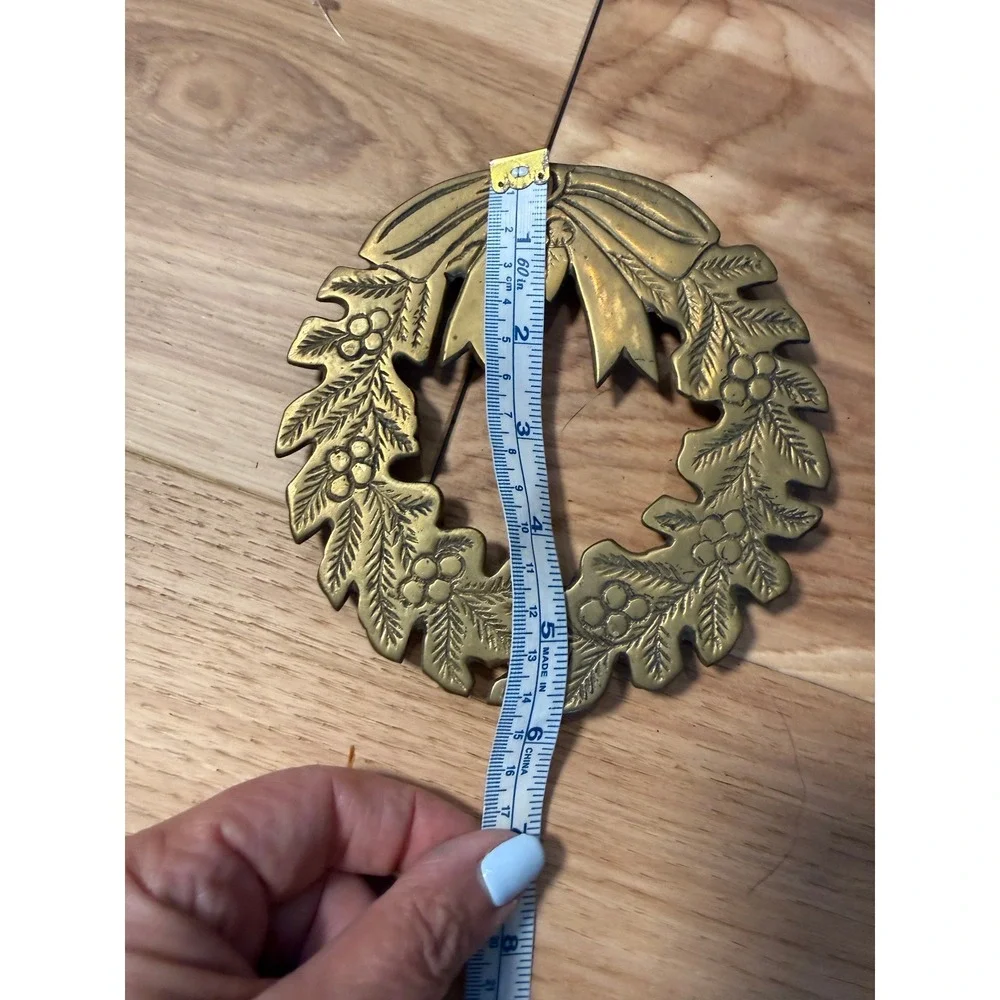 Vintage Brass Holiday Wreath Trivet Christmas Decor Gold Retro India 5.5in